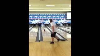 Bowling lefty 2-handed