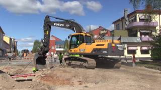 Volvo EC250DL at water & sewer work