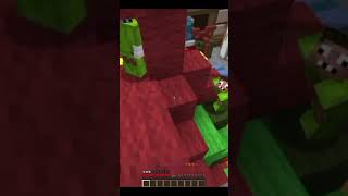 В Нубика и Профессионала попал снежок #shorts #нуб #про #minecraft