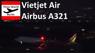 Vietjet Air Airbus A321 *VN-A683* night takeoff from Taipei Taoyuan Airport