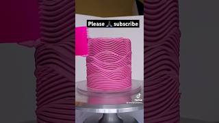 Watch and learn how to make this trending viral wavy buttercream design in less than 60seconds #cake