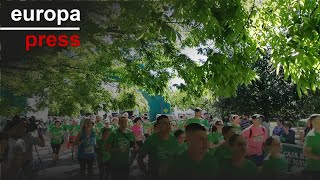 Más de 2.000 personas participan en la X Marcha contra el Cáncer de Pamplona