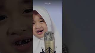 Salah satu yang bakal dikangenin di bulan biasa itu takbiran. Keluarga Nahla - Takbiran :)