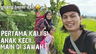 Pertama Kali Main ke Sawah, Qia Kejeblos ke Lumpur