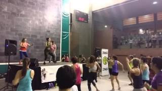 Zumba en Zaragoza x Victoria y Beatriz-BELLA