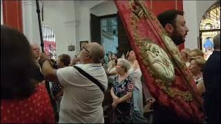 Traslado de la Virgen de Valme al altar mayor de la. Parroquia de Santa María Magdalena.