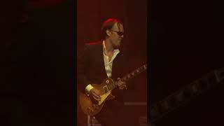 Joe Bonamassa & John Hiatt - "I Know A Place" - Beacon Theatre Live From New York