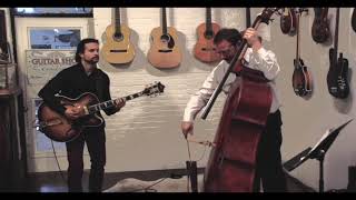 La Bella Strings Presents  Vinny Raniolo Jazz Guitarrist and Elias Bailey coustic Bass BESAME MUCHO