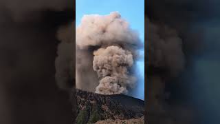 GUNUNG PALING AKTIF DI INDONESIA #GUNUNGDUKONO ERUPSI TIAP MENIT