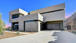 Rare 1.23 Acre Modern Luxury Compound For Sale in MacDonald Highlands (Henderson, NV)