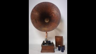 Edison fireside phonograph with music master horn