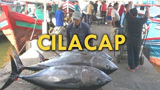 Bongkar Ikan di PPS Cilacap