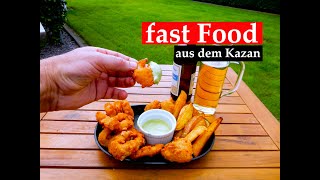 Garnele  ( Shrimps) , Calamari und Pommes-frites - fast Food aus dem Kazan, Dutch Oven. One Pot