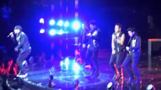 NKOTBSB TOUR: New Kids On The Block singing Summertime