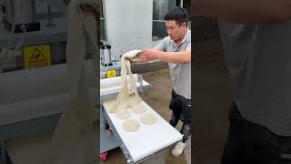 Pizza machine for industrial use