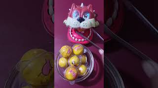 CUTE BULLDOG EATING GUMMIES BALL CANDY #toys #candy #satisfying #subscribe #shorts