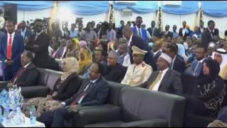 Sheekh Shariif oo balan qaad farxad leh u sameeyey madaxweyne Farmaajo