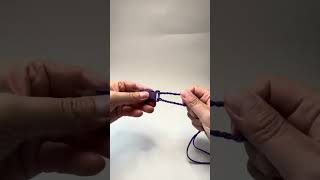 Easy to use Paracord Keychain Knot method. #keychain #paracordknots