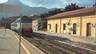 EXP. 1957 in partenza da Termini Imerese per Palermo Centrale "Canta Caimano Canta" E656 289