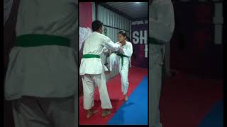 Self-defense technique#selfdefense #girlpower#streetfighter#roadfighter#girls_respect#karate#girls