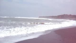 suasana ombak pantai batu kuntul tangeuleuk cijayana pameungpeuk garut