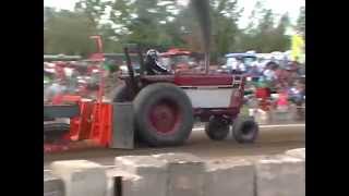 IH 1066 pulling Bedford 2013 part2/3 Ben Wright