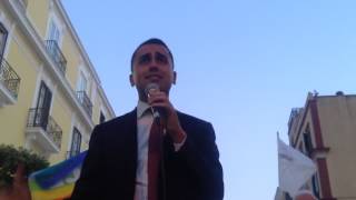 Il vicepresidente della Camera,Luigi Di Maio,a Portici tuona contro la corruzione e la mala politica