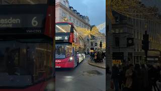 London buses in Central  London and Xmas lights. 🇬🇧#shorts