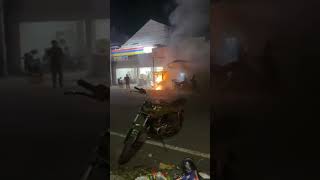 pesta kembang api di depan Alfa👍