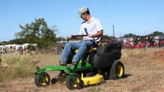 John Deere EZ Trak Z225 Zero Turn Lawn Mower