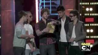 The Wanted presents the That's How I Roll award to Ryan Lochte