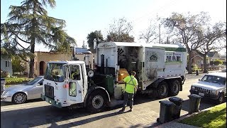 Autocar WXLL Labrie Expert 2000 — Garden City Sanitation