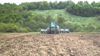 Hostovice - John Deere 8430 -- Kinze 3600