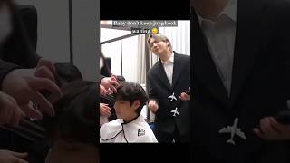 jungkook is trusfrated while waiting for taehyung 😂😂#taekook#fypシ゚viral#vkook#taehyung#jungkook