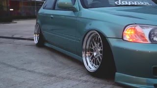 Лондонская Honda Civic тюнинг  на стиле stance