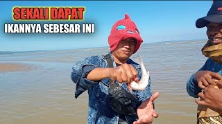 AMAZING,!! BEGINI CARA KITA MENAGKAP IKAN DI LAUT, MEMBAWA HASIL JUTAAN RUPIAH