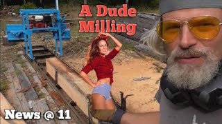 Dude Mills Big Log Using a Portable Bandsaw