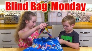 BLIND BAG MONDAY EXTRA- IZZY VS SPENCER, BRO VS SIS