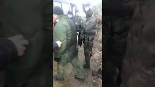 Покормили и отправили домой. ВС Украины спасает военных армии РФ от голода!