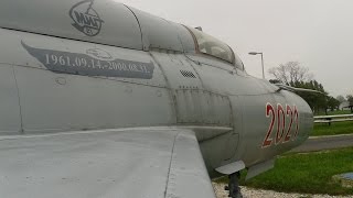 Kiállított Mig-21 és Mig-23 a pápai repülőtéren