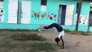 Navegar en Belize .Acrobacias en Dandriga