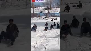 Skiing #snow #kashmir #snowskiing #skigulmarg #snowskiing #shorts #viral #trending