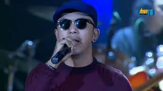 ဟဲလေး - အလွင့်တွေထဲမှာငါတစ်ယောက်တည်း (Live)