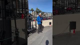 Las Vegas Street Singer 👍#lasvegas #streetsingers #performer #vegas #vegasstrip #singer #shorts