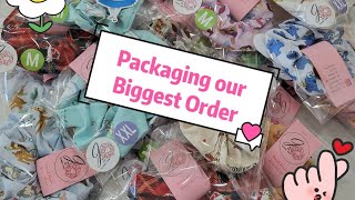 Packaging our biggest Scrunchie order! 📦 🥰