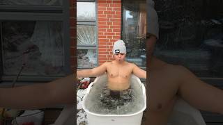 نزلت في حوض متجمد في درجه حراره تحت الصفر 🥶🥶 #icebath #تحديات #السعودية #المغرب #الجزائر #شورت