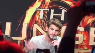 Hunger Games cast q and a los angeles mall jennifer lawrence josh hutcherson liam hemsworth 5