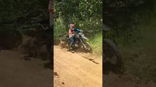 Xtrem massacrando 😓 #trilheirosdobrasil #2rodas #braap #offroad #shortvideo #crf230 #crf #roia