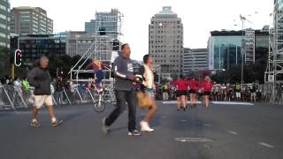 20140309 064603 Argus   Unicycle Clown   Cheerleaders