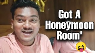 Got A Honeymoon Room' | I'Think It's Normal In Mumbai 🤐| Taking Thise Room In Emergency